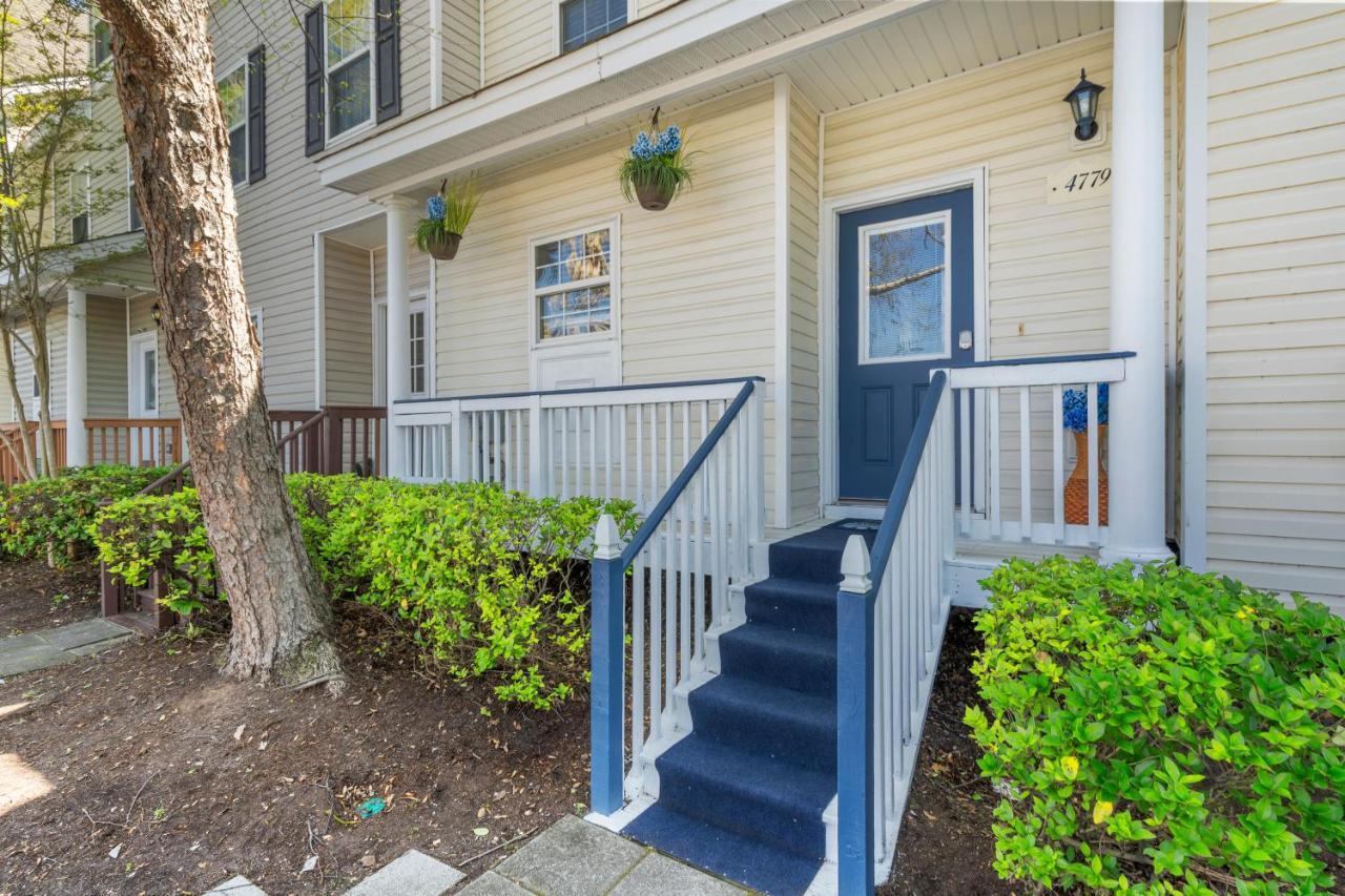 ☆Live On The Water! Lake Palmetto Palm W/ Patio - 10Min To Downtown & Beaches☆ チャールストン エクステリア 写真