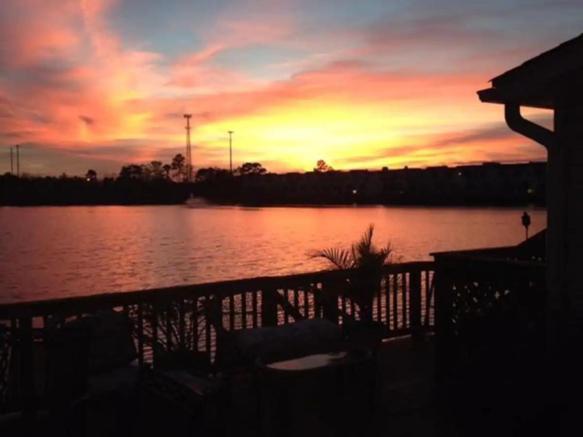 ☆Live On The Water! Lake Palmetto Palm W/ Patio - 10Min To Downtown & Beaches☆ チャールストン エクステリア 写真