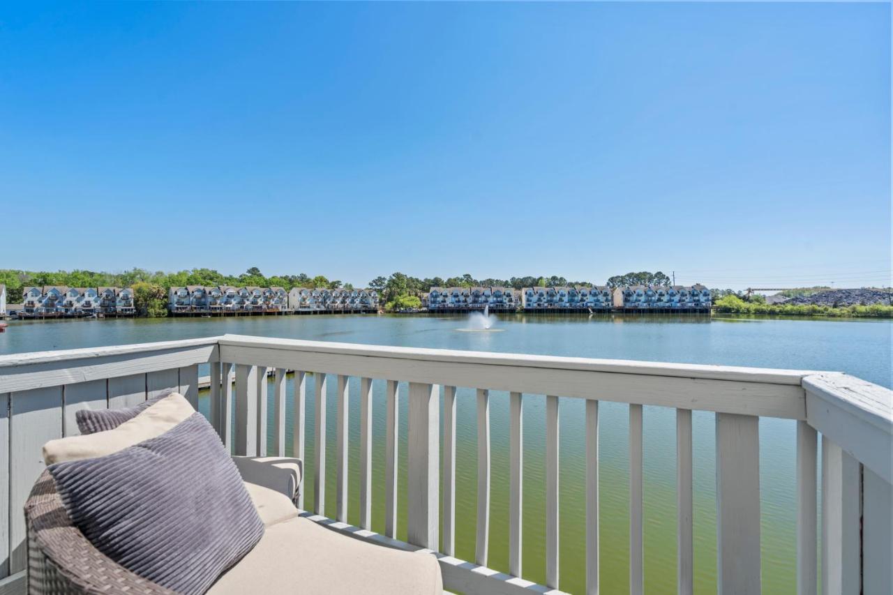 ☆Live On The Water! Lake Palmetto Palm W/ Patio - 10Min To Downtown & Beaches☆ チャールストン エクステリア 写真