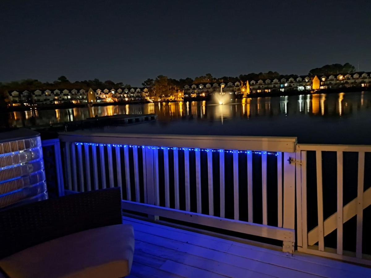 ☆Live On The Water! Lake Palmetto Palm W/ Patio - 10Min To Downtown & Beaches☆ チャールストン エクステリア 写真