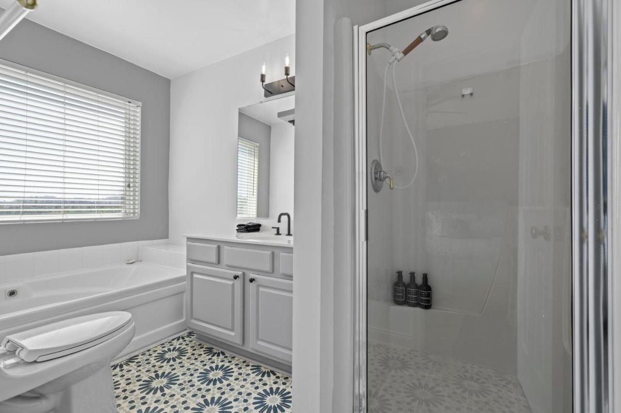 ☆Live On The Water! Lake Palmetto Palm W/ Patio - 10Min To Downtown & Beaches☆ チャールストン エクステリア 写真