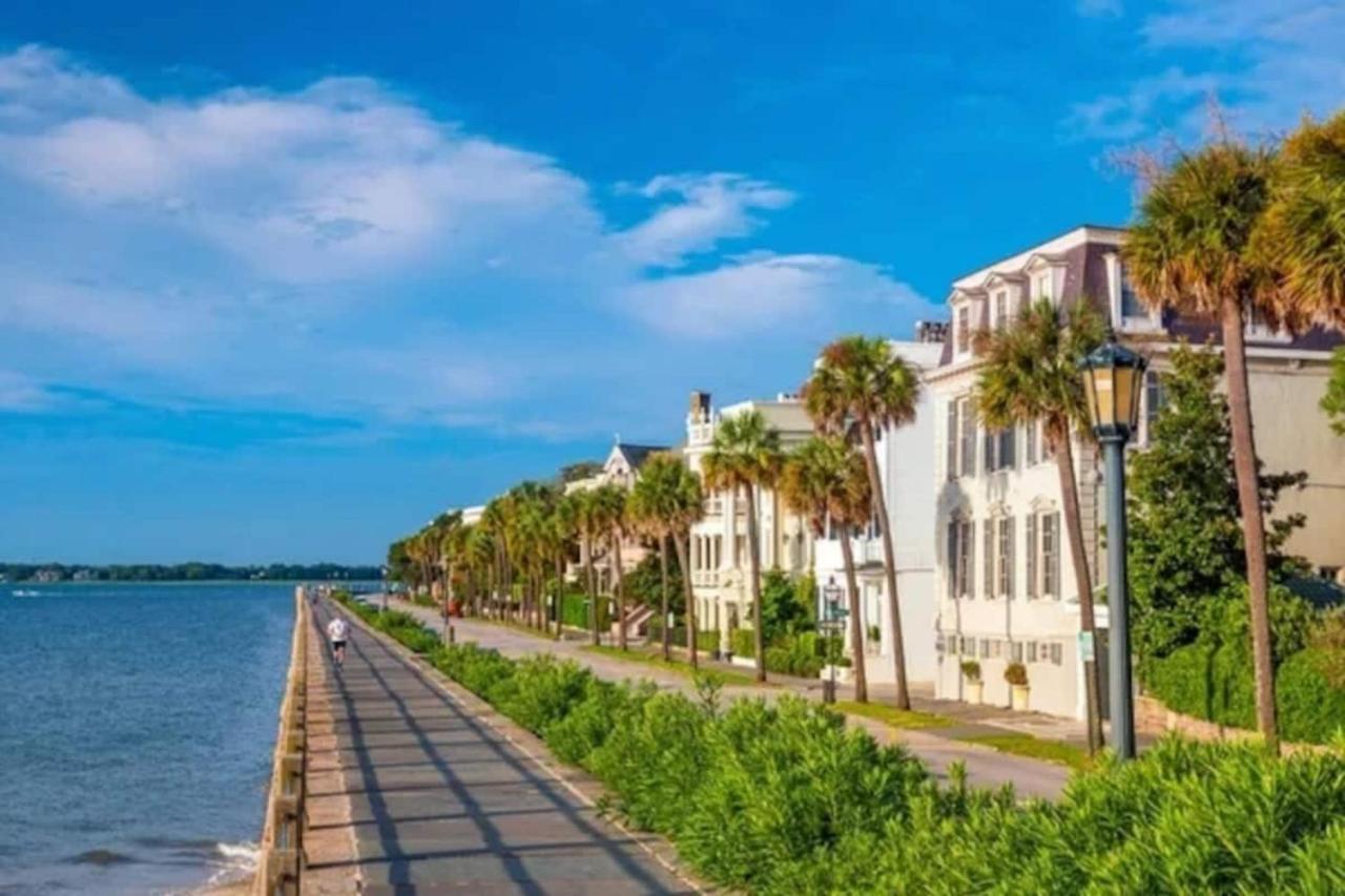 ☆Live On The Water! Lake Palmetto Palm W/ Patio - 10Min To Downtown & Beaches☆ チャールストン エクステリア 写真