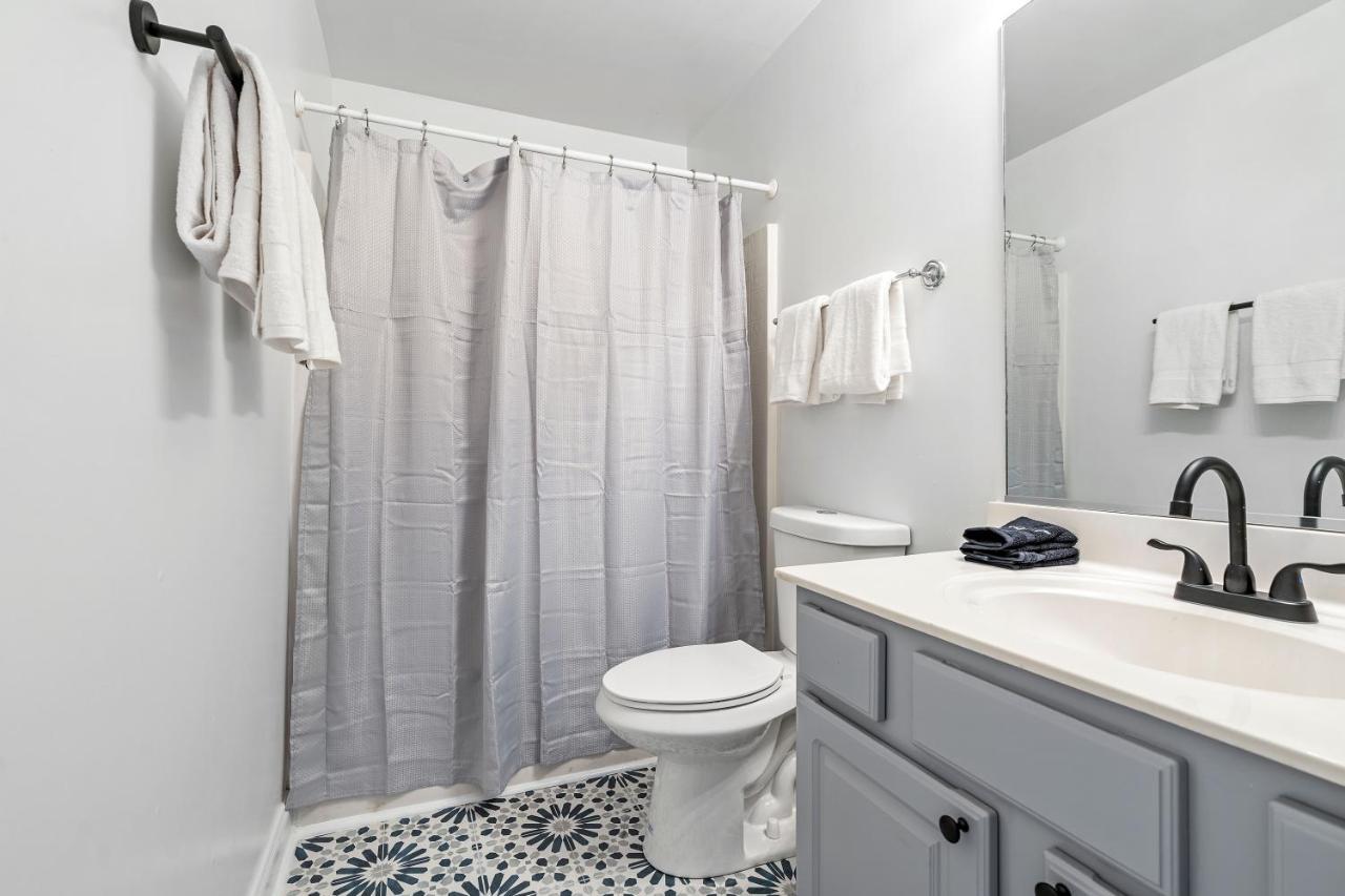 ☆Live On The Water! Lake Palmetto Palm W/ Patio - 10Min To Downtown & Beaches☆ チャールストン エクステリア 写真